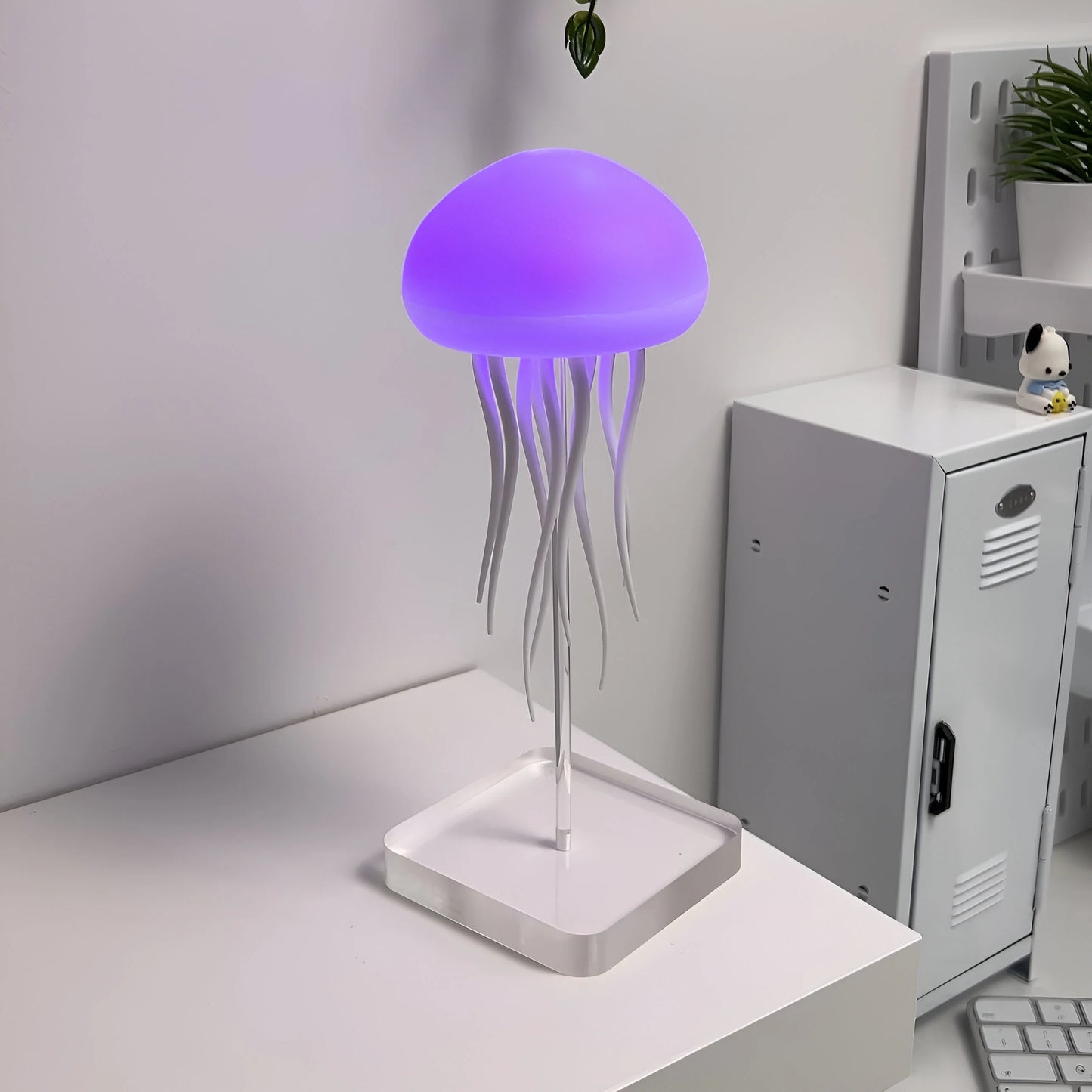 Jellyfel's Dancing Jellyfish Lamp